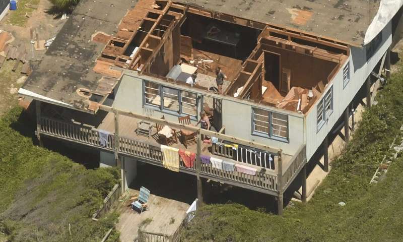 Tropic storm Isaias whips up eastern US, killing at least 6