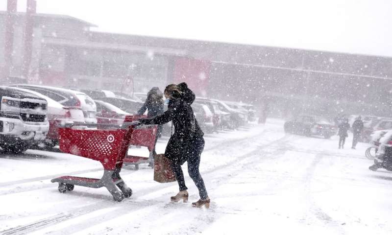 Winter storm in Dakotas, Minnesota make travel frightful
