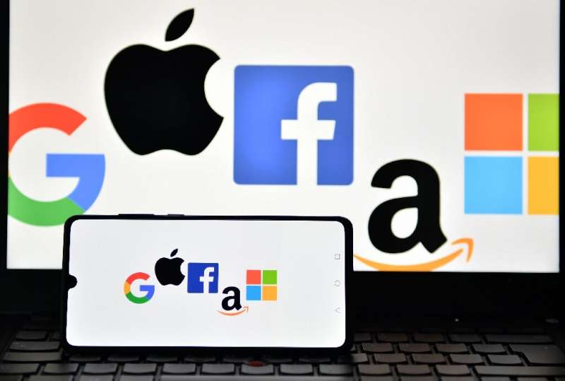 Nearly all Danish media including the public TV stations have joined together to negotiate collectively. Nearly all Danish media including the public TV stations have joined together to negotiate collectively.