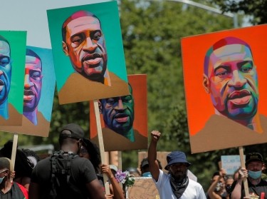 Demonstrators march during a protest against racial inequality in Brooklyn after the killing of George Floyd, June 16, 2020, photo by Brendan McDermid/Reuters