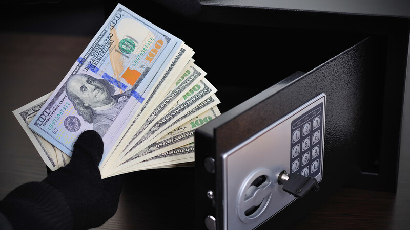 cash-and-safe.jpg cash-and-safe.jpg