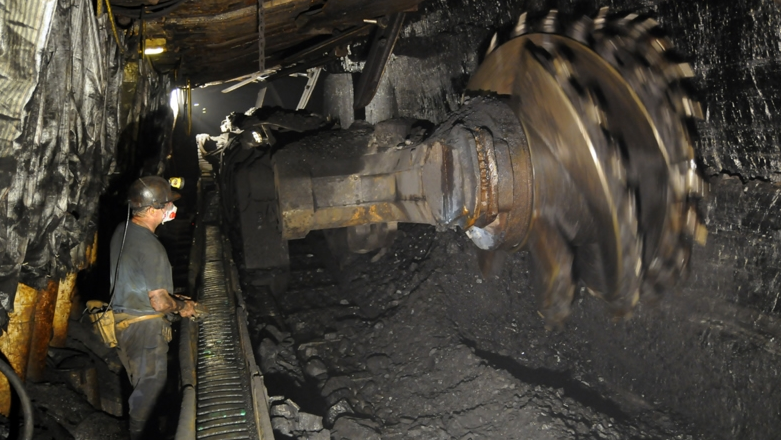 Poland reaches union deal on gradual coal mine shutdown plan