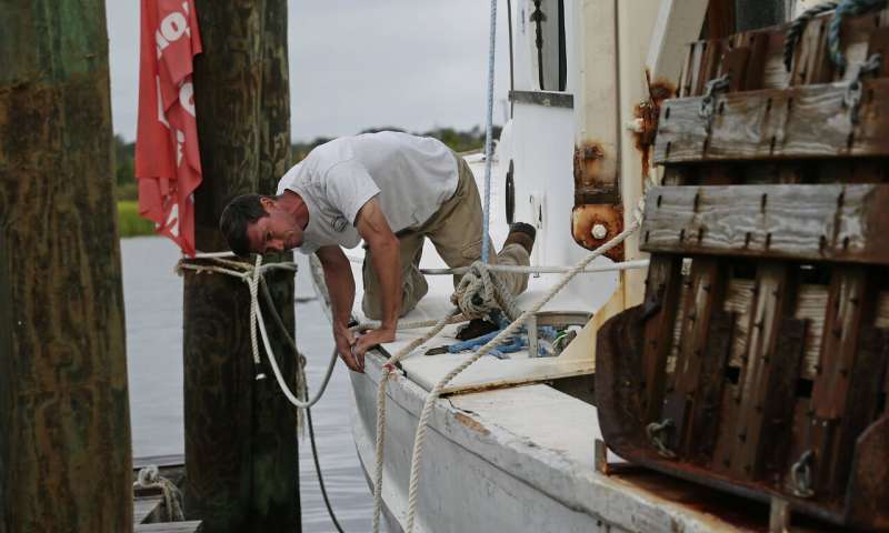 Tropic storm Isaias whips up eastern US, killing at least 6