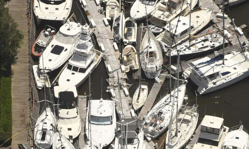Tropic storm Isaias whips up eastern US, killing at least 6