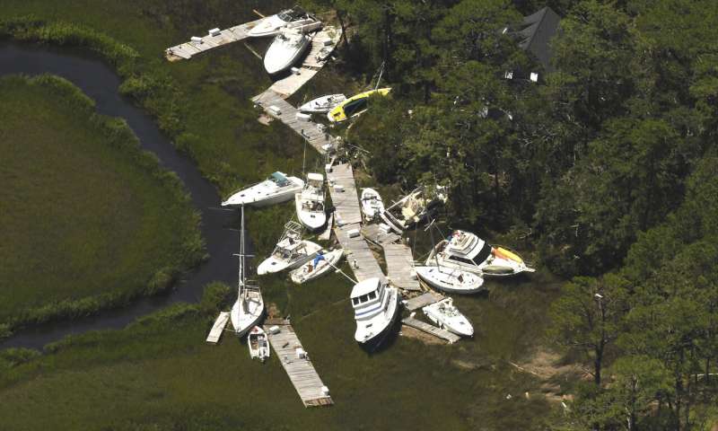 Tropic storm Isaias whips up eastern US, killing at least 6