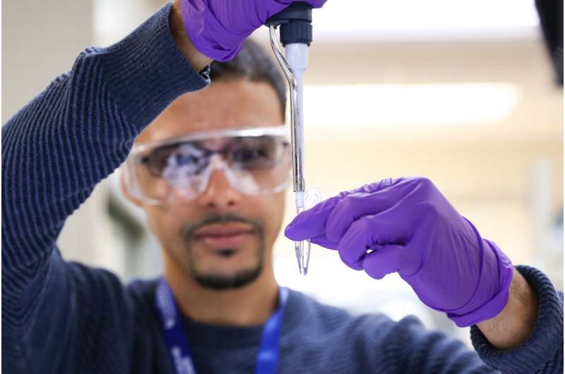 St. Jude researcher Eric Gibbs readies samples for neutron experiments to study different compositions of a protein tumor suppressor to better understand its role in mitigating cancerous activity in stressed cells. Credit: ORNL/Genevieve Martin Study uses neutrons to shine light on shutting down cancer cells