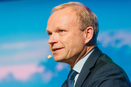Nokia CEO Pekka Lundmark is willing to sacrifice margins to secure 5G competitiveness. 