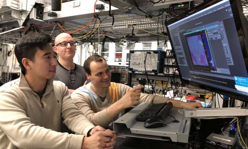 A team of scientists at the University of Chicago's Pritzker School of Molecular Engineering announced the discovery of a simple modification that allows quantum systems to stay operational—or "coherent"—10,000 times longer than before. Credit: University of Chicago UChicago scientists discover way to make quantum states last 10,000 times longer