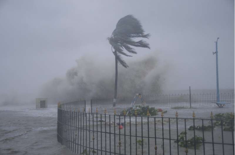 Cyclone's winds, rain lash India coast after 1.1M evacuated