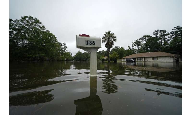 Major damage to Alabama mobile home park amid tropical storm