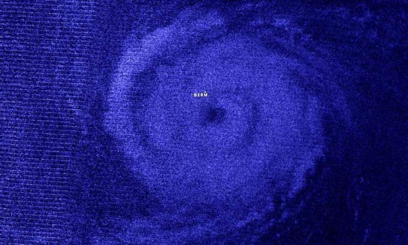 NASA-NOAA’s Suomi NPP satellite passed the Atlantic Ocean at 1:30 a.m. EDT (0530 UTC) and captured a night-time image of Hurricane Paulette as its 35- to 40-mile-wide-eye approached Bermuda. Credit: NASA Worldview, Earth Observing System Data and Information System (EOSDIS) NASA night-time image shows Hurricane Paulette's large eye approach Bermuda