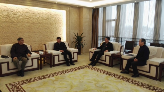 1月26日,学校举行聘任仪式,分别聘请中国工程院院士沈荣骏中将,阮祥新