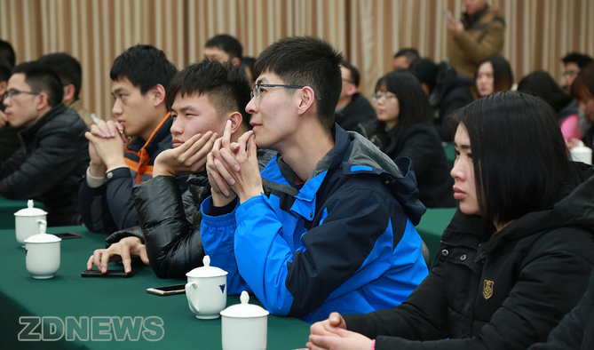 1月26日,学校举行聘任仪式,分别聘请中国工程院院士沈荣骏中将,阮祥新